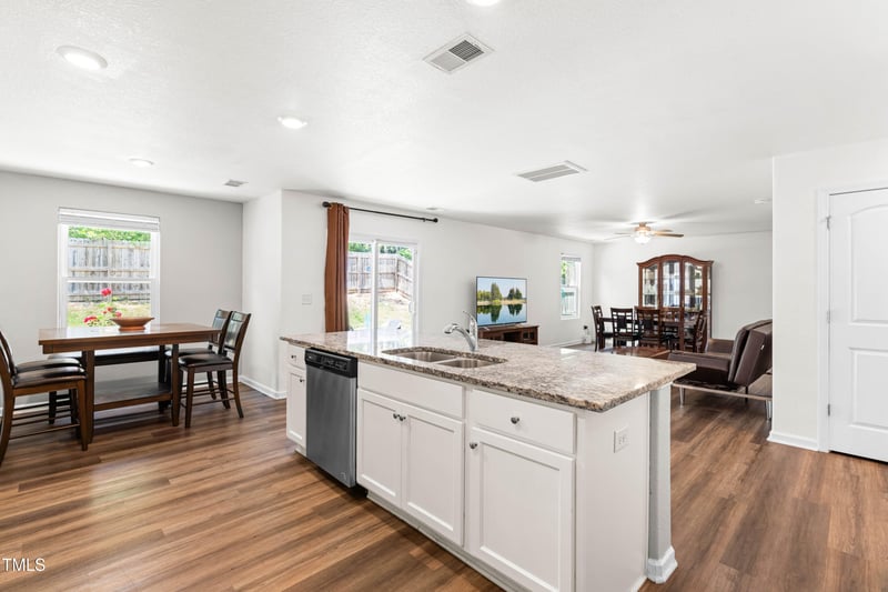 224 Brisk Dr, Zebulon, NC 27597