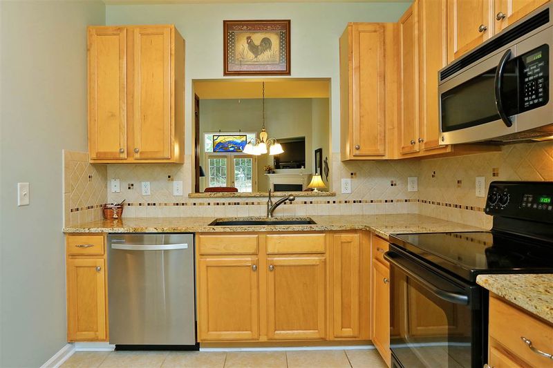 224 Cline Falls Dr, Holly Springs, NC 27540