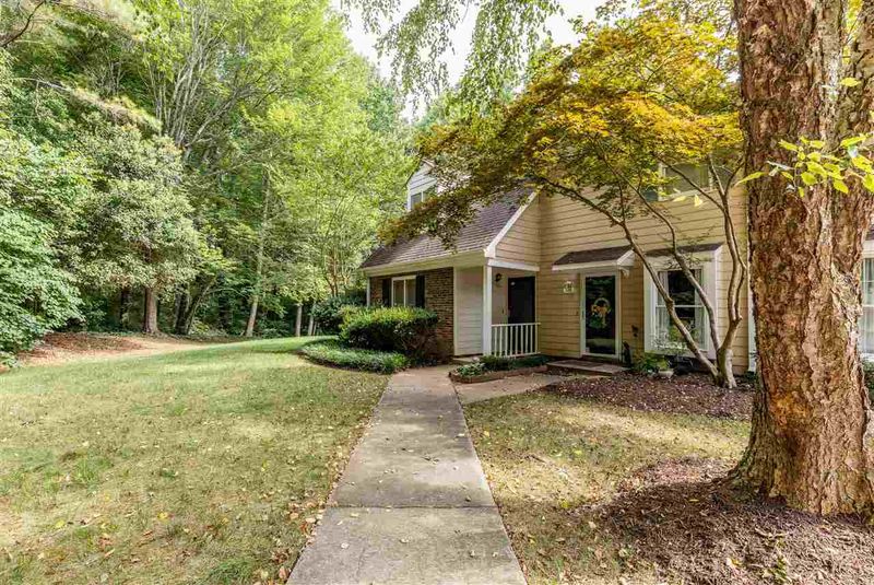 224 Colonial Townes Ct, Cary, NC 27511