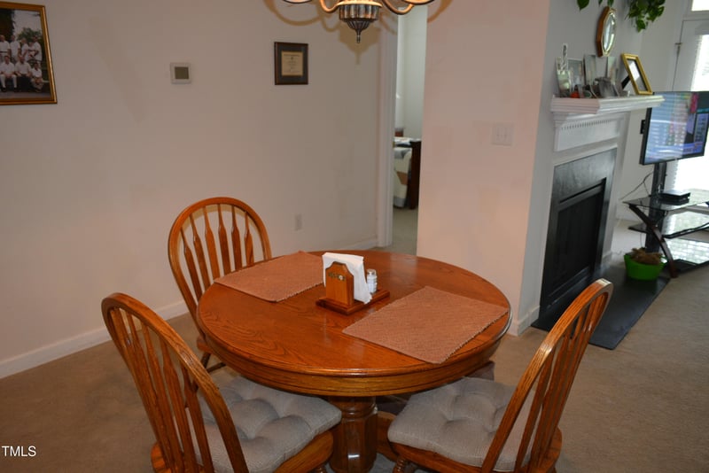 224 Eyam Hall Ln, Apex, NC 27502