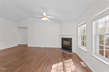 224 Hartshorn Ct, Holly Springs, NC 27540
