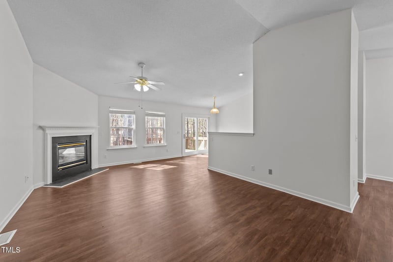 224 Hartshorn Ct, Holly Springs, NC 27540
