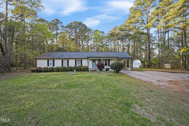 224 Highland Dr, Lillington, NC 27546