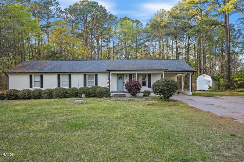 224 Highland Dr, Lillington, NC 27546