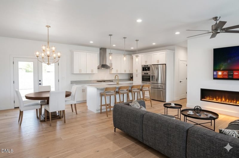 224 Holly Springs Rd, Holly Springs, NC 27540