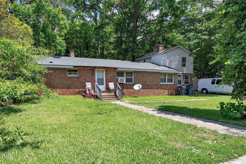 224 Holly Springs Rd, Holly Springs, NC 27540