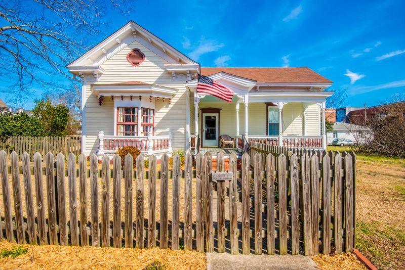 224 E Horne St, Clayton, NC 27520