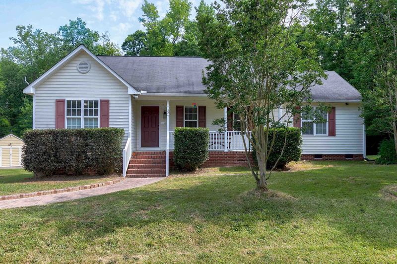 224 Mustang Ln, Zebulon, NC 27597