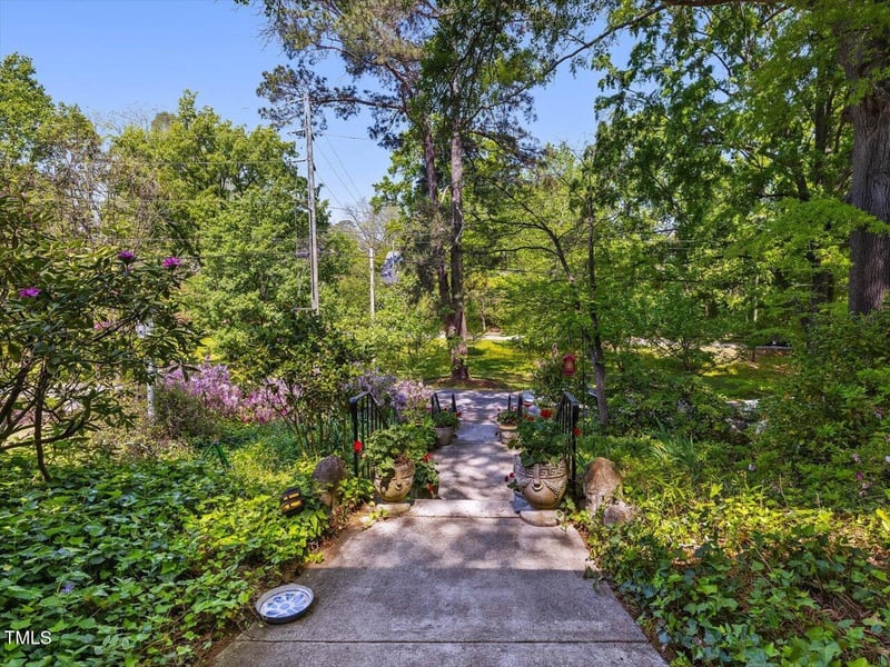 224 Park Dr, Raleigh, NC 27605