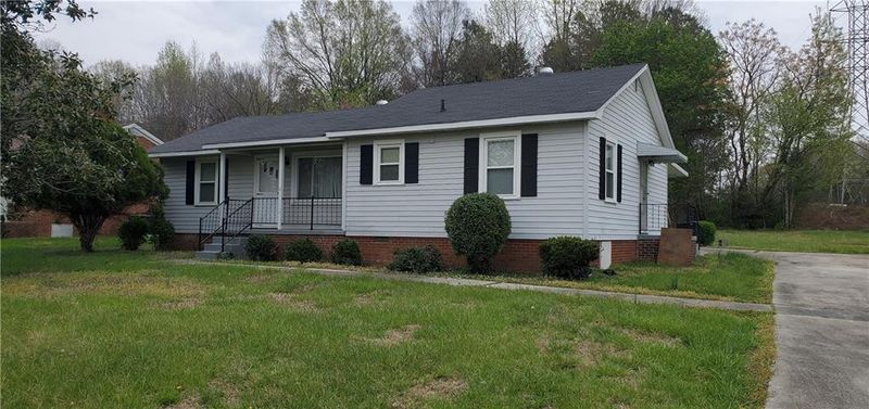 224 School St, Burlington, NC 27215