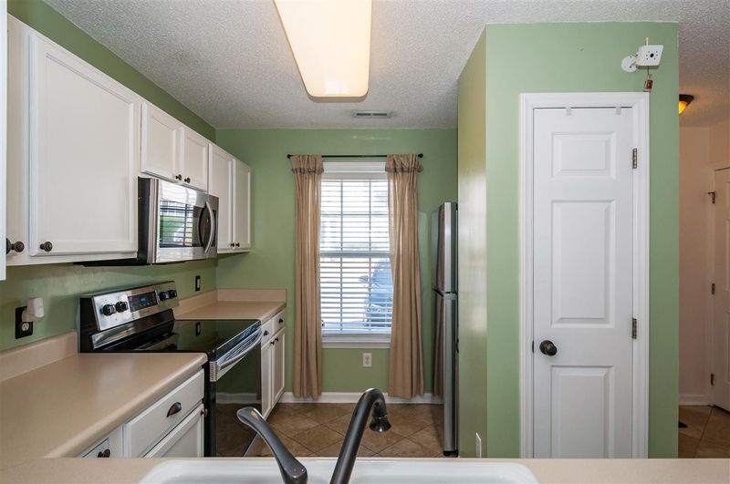 2240 Turtle Point Dr, Raleigh, NC 27604