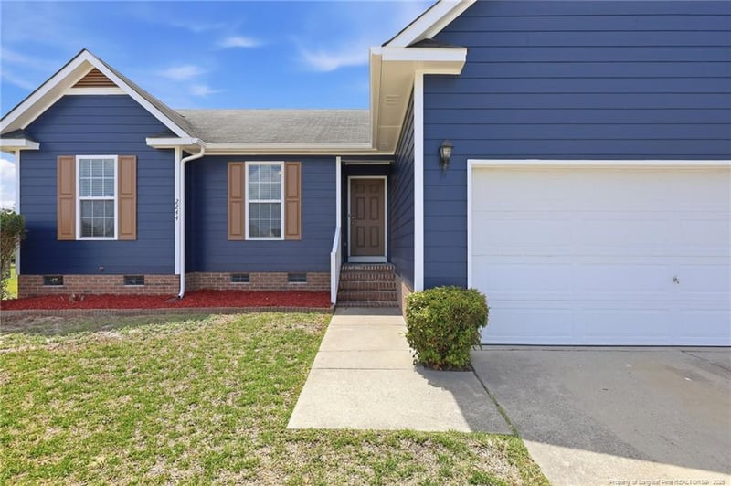 2244 Cliffswallow Dr, Fayetteville, NC 28306