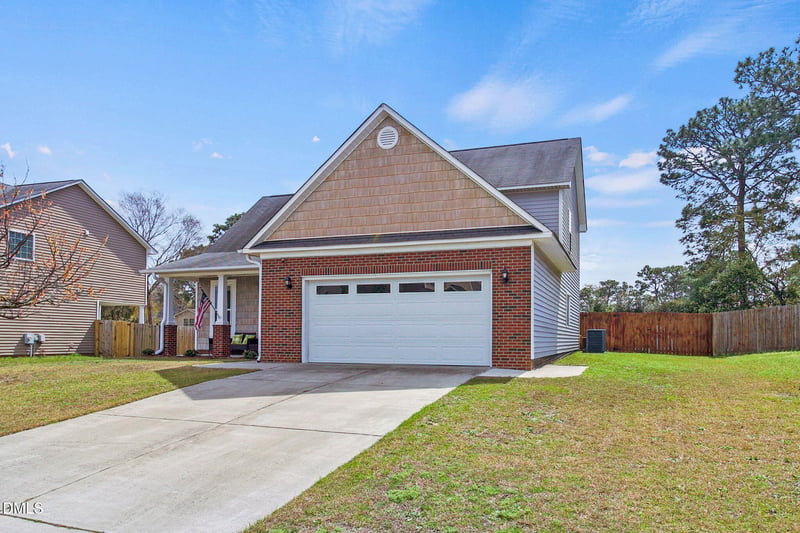 2245 Lakedale Dr, Fayetteville, NC 28306