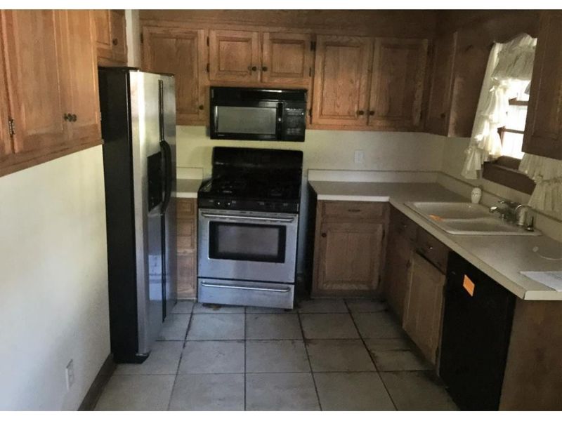 2245 Wilkins St, Burlington, NC 27217