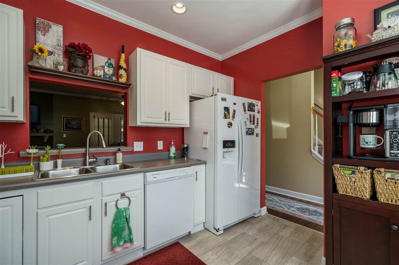 2246 Trailwood Valley Cir, Raleigh, NC 27603