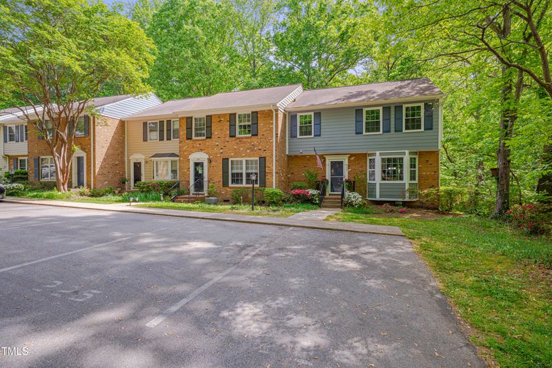 225 Bay Dr, Cary, NC 27511
