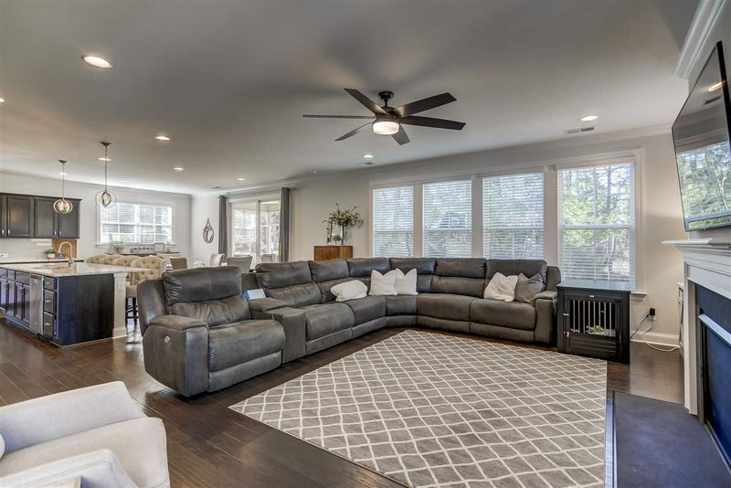 225 Blue Granite Dr, Holly Springs, NC 27540
