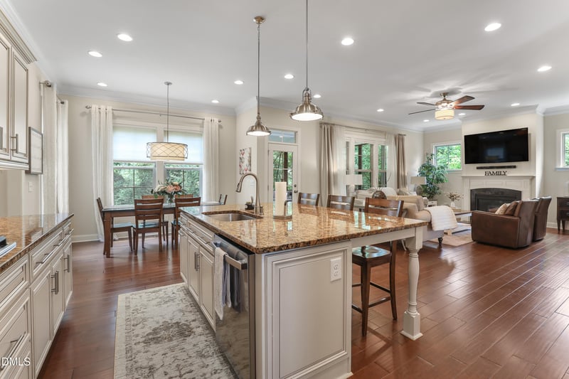225 Brook Manor Ct, Cary, NC 27513
