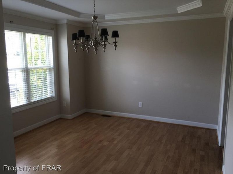 225 Cresthaven Dr, Sanford, NC 27332
