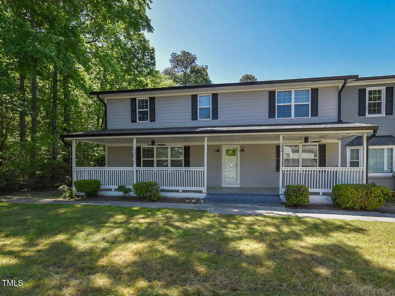 225 Douglas St, Holly Springs, NC 27540