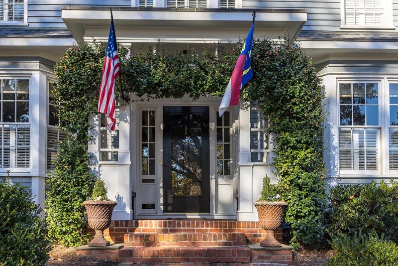 225 Hawthorne Rd, Raleigh, NC 27605