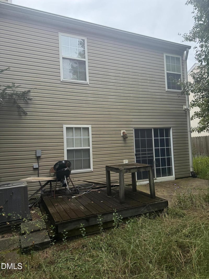 225 Hazelmere Dr, Holly Springs, NC 27540