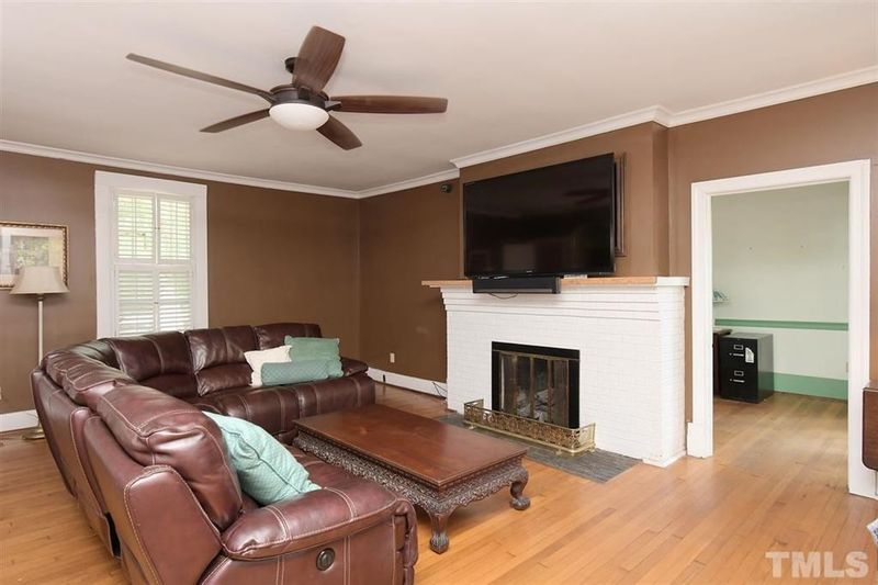 225 Hillcrest Rd, Raleigh, NC 27605