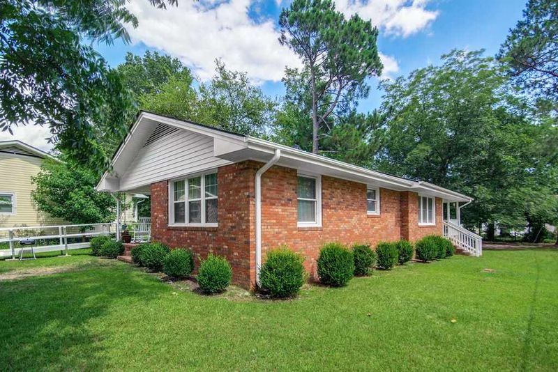 225 W Horton St, Zebulon, NC 27597