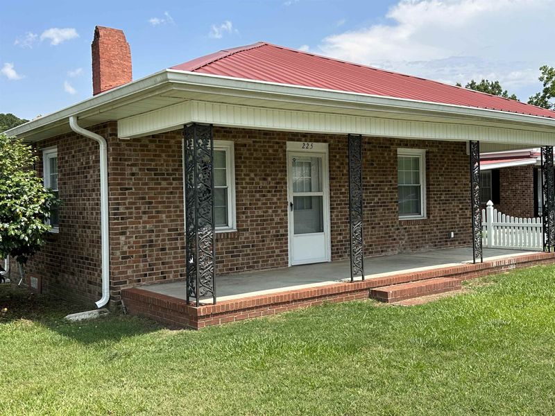 225 Iris Bryant Rd, Erwin, NC 28339
