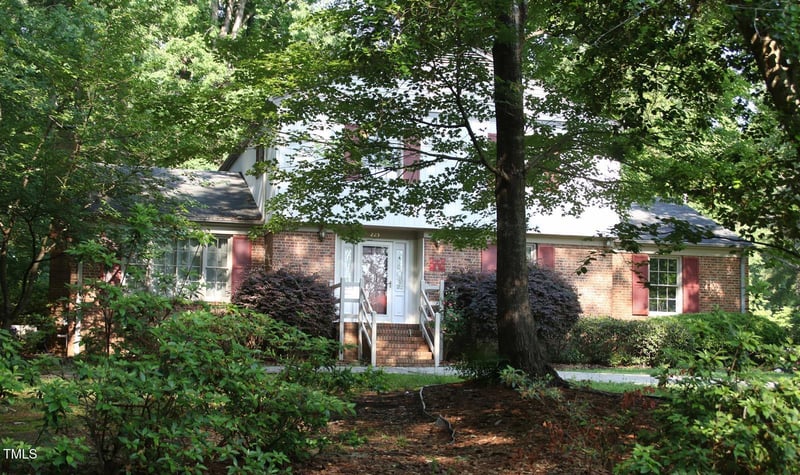 225 Lakeview Dr, Sanford, NC 27332