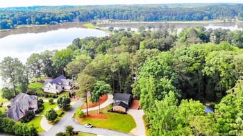 225 Lakeview Dr, Sanford, NC 27332