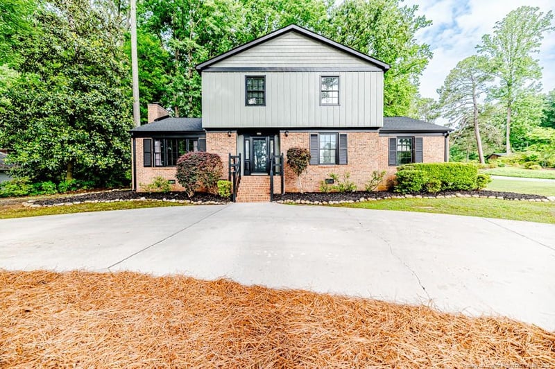 225 Lakeview Dr, Sanford, NC 27332