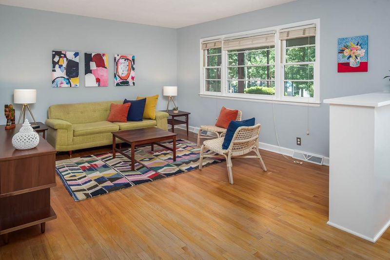 225 Landsbury Dr, Durham, NC 27707
