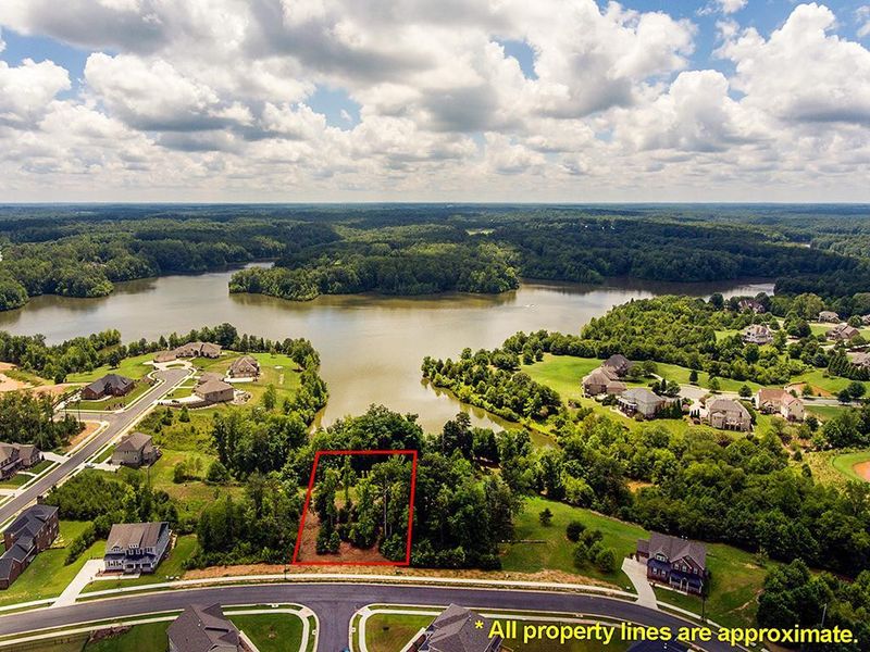 225 Lochmaddy Dr, Burlington, NC 27215