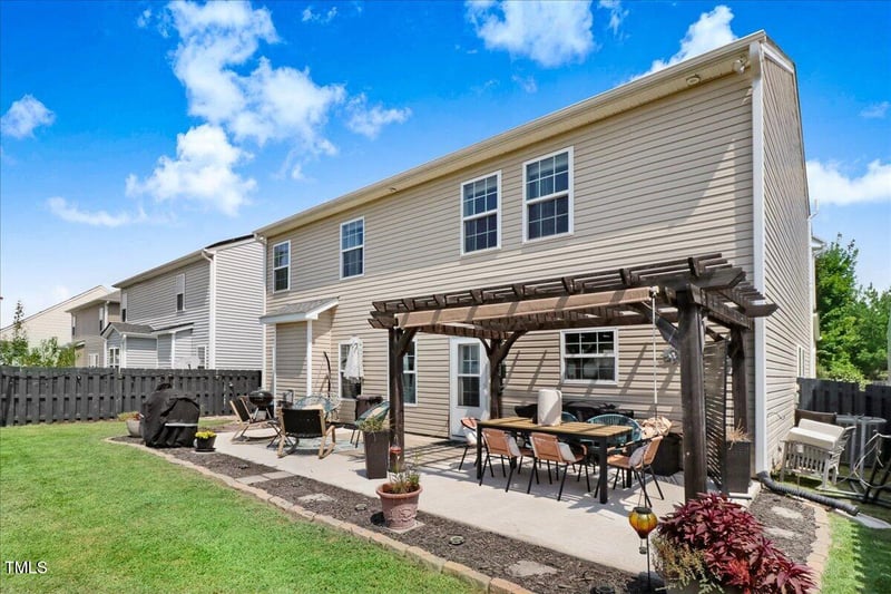 225 Marsh Creek Dr, Garner, NC 27529