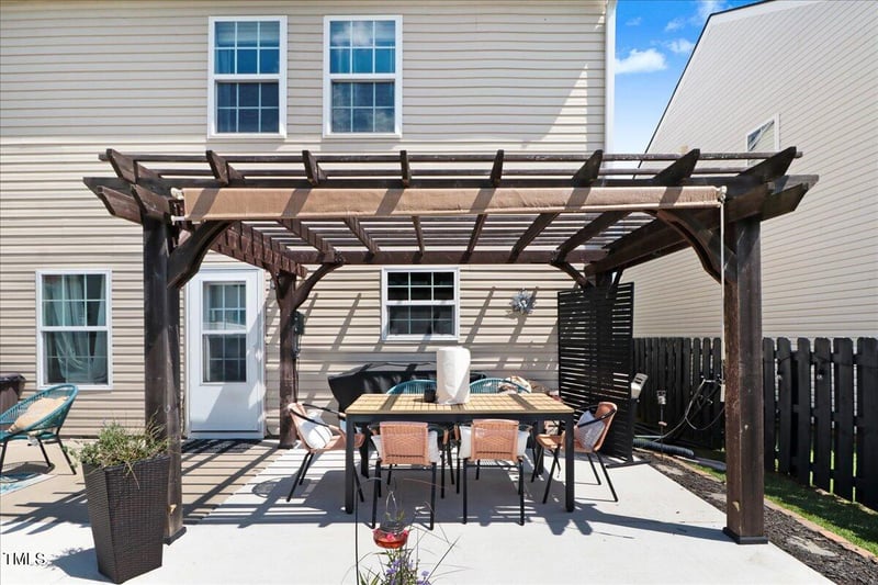 225 Marsh Creek Dr, Garner, NC 27529
