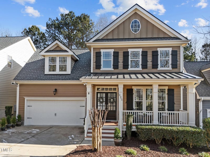 225 Marsh Landing Dr, Holly Springs, NC 27540