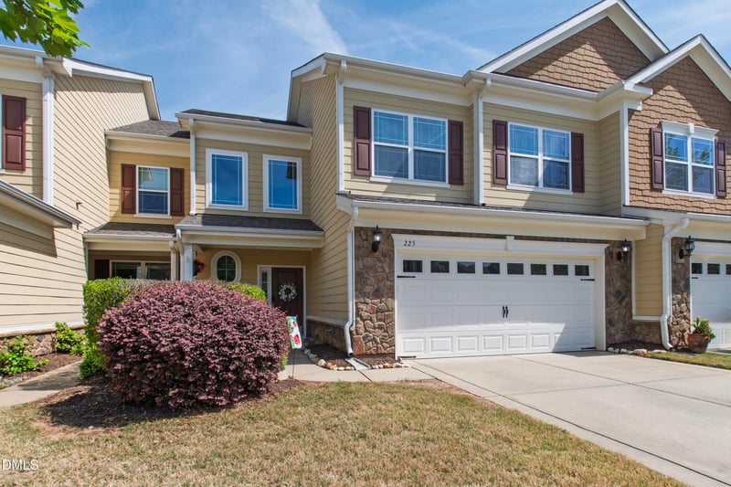 225 Mayfield Dr, Apex, NC 27539