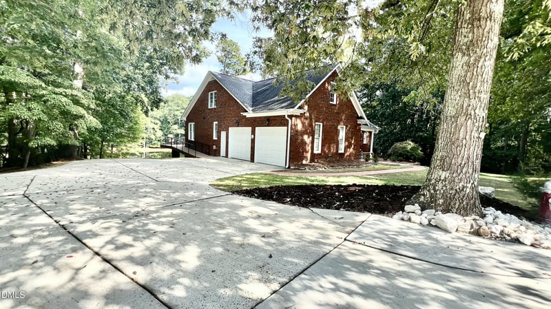 225 Old Ride Dr, Holly Springs, NC 27540