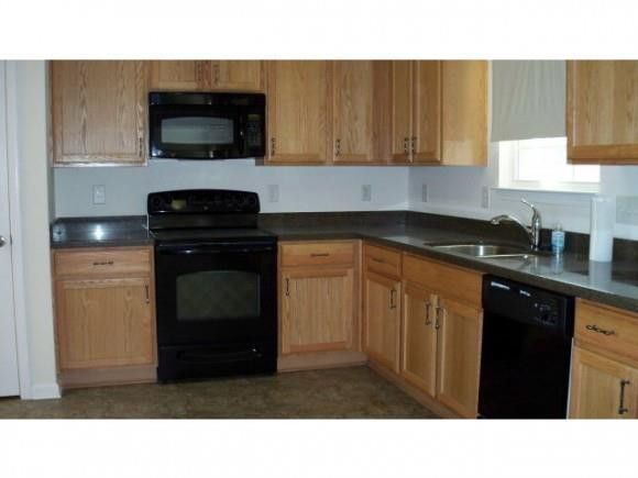 225 Palace Green Ln, Sanford, NC 27330