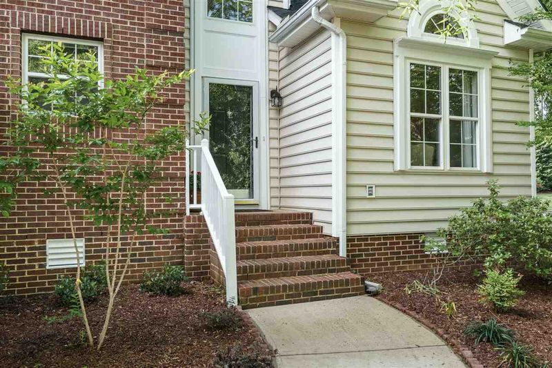 225 Stablegate Dr, Cary, NC 27513