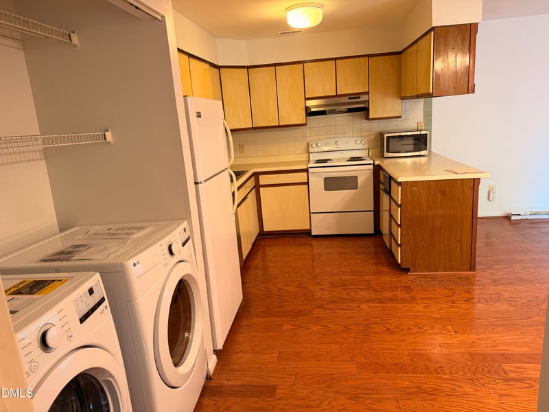 225 Summerwalk Cir, Chapel Hill, NC 27517