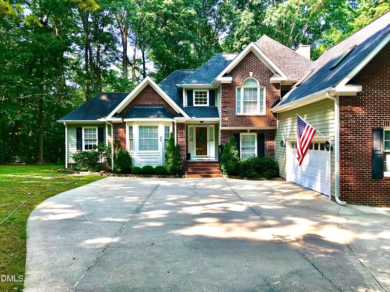 225 Tamworth Dr, Willow Springs, NC 27592