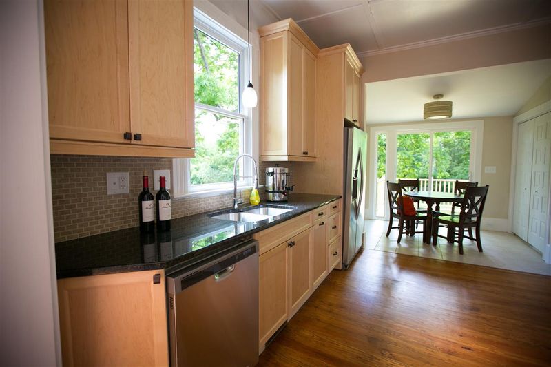 225 W Tryon St, Hillsborough, NC 27278