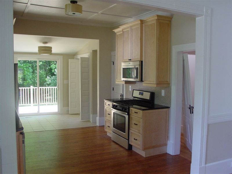 225 W Tryon St, Hillsborough, NC 27278