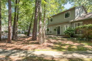 225 Twin Oaks Pl, Cary, NC 27511