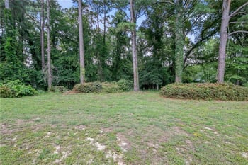 225 Vivian Dr, Fayetteville, NC 28311