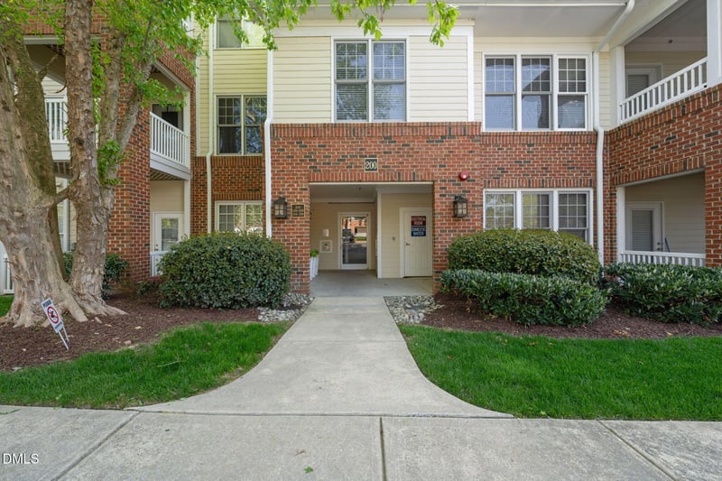 225 Waterford Lake Dr, Cary, NC 27519