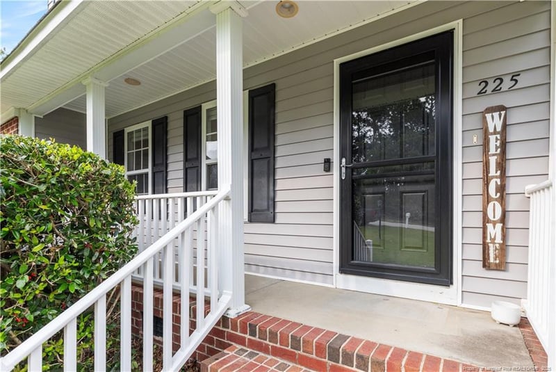 225 Woodshire Dr, Lillington, NC 27546