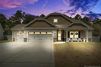 2252 Andalusian Dr, Hope Mills, NC 28348